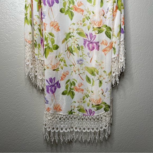 Show Me Your Mumu Metzler Kimono in Flower Press Floral Pattern Embroidered Trim - Picture 16 of 16